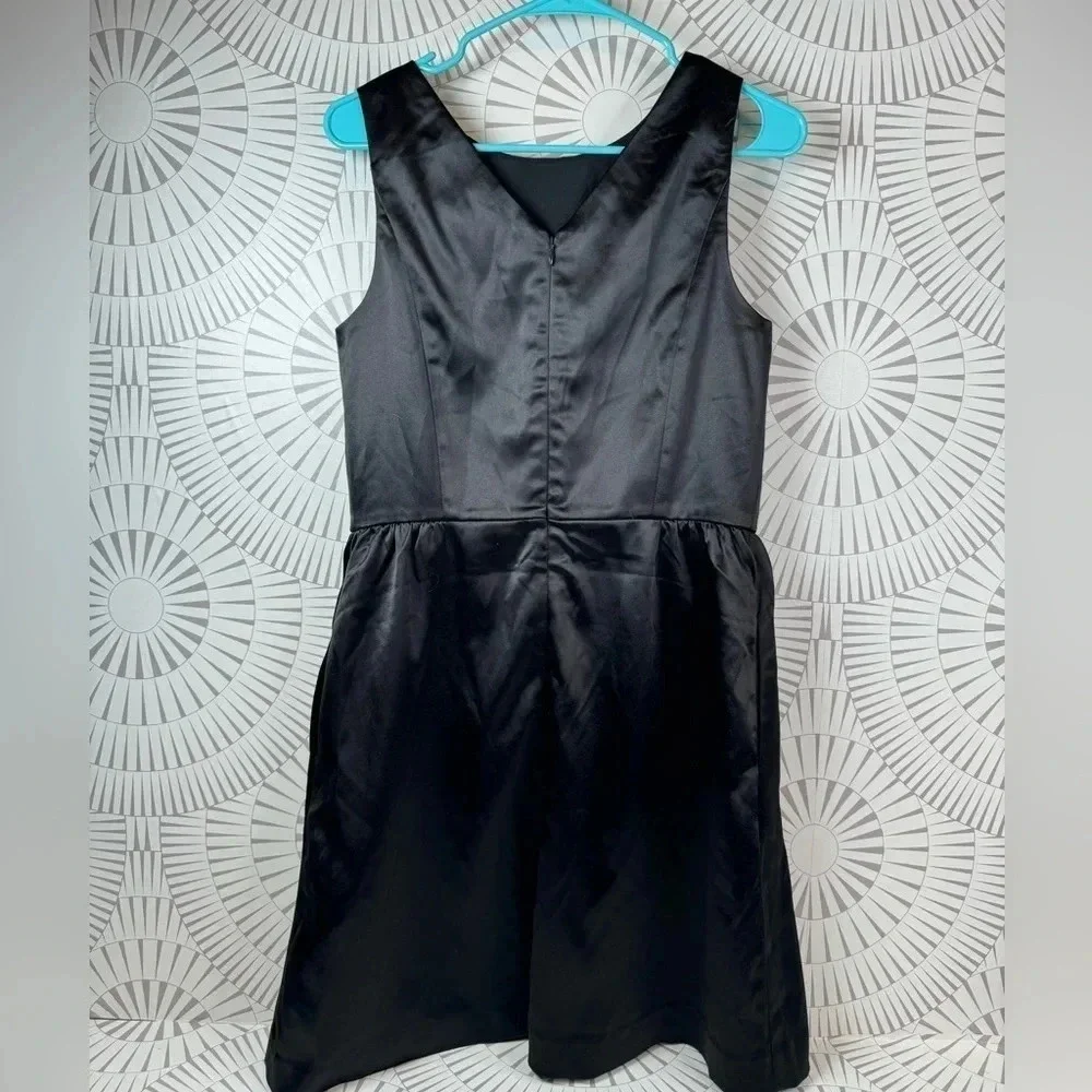 Gap Structured Fit and Flare Satin‎ Black Dress  SIZE 8